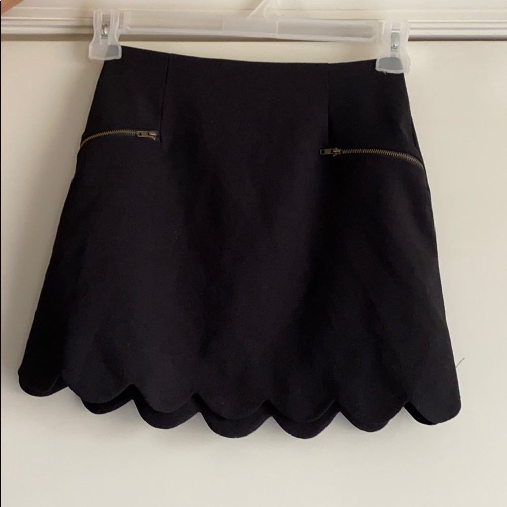 MOVING SALE‼️ black scalloped skirt